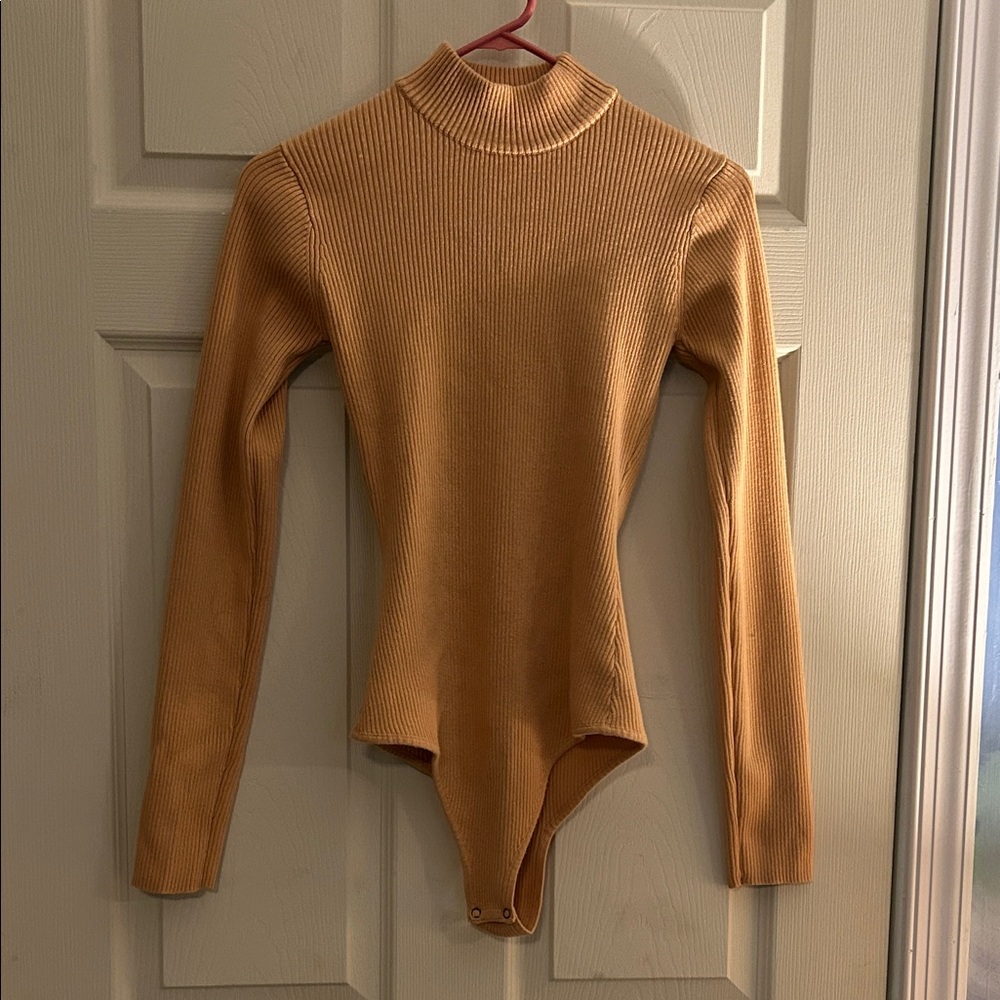 Lulus Ribbed Open-Back Mock Neck Bodysuit in Camel